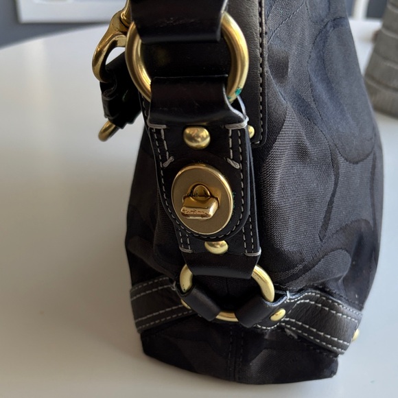 Coach Carly Signature Hobo Bag with Y2K charm - Picture 7 of 13